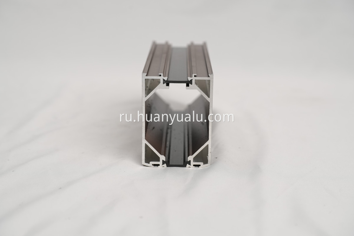 Thermal insulation profiles